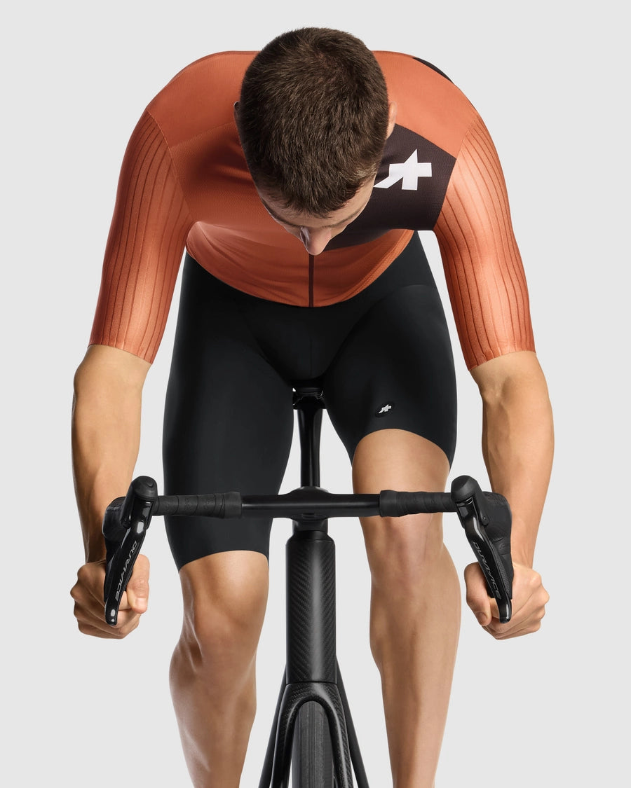 ASSOS EQUIPE RS S11 Camisola castanha de manga curta