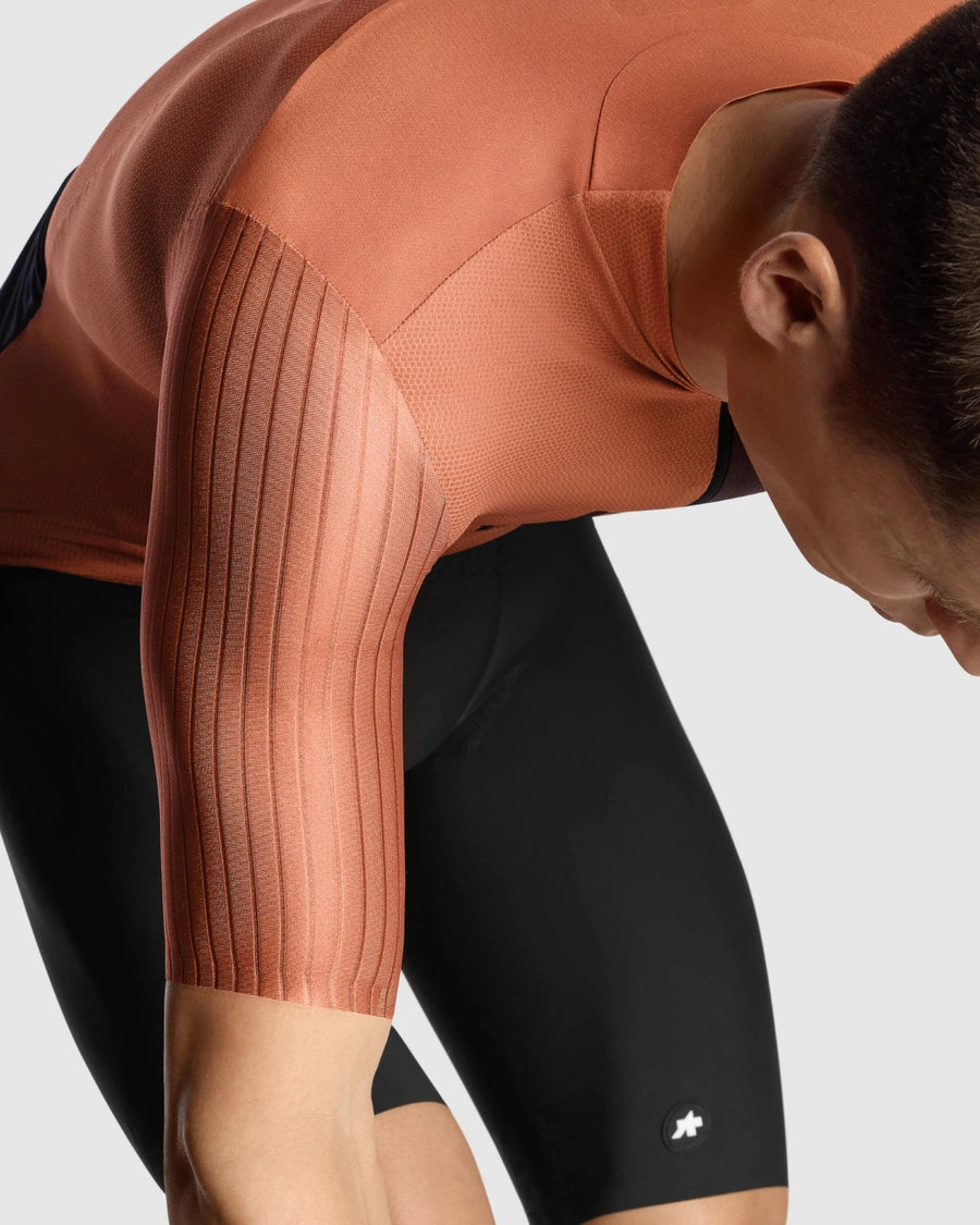 ASSOS EQUIPE RS S11 Camisola castanha de manga curta