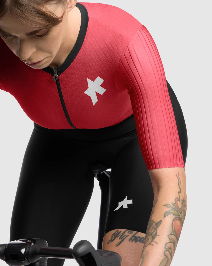 Fatinho ASSOS DYORA R S11 Deadly Berry para mulher