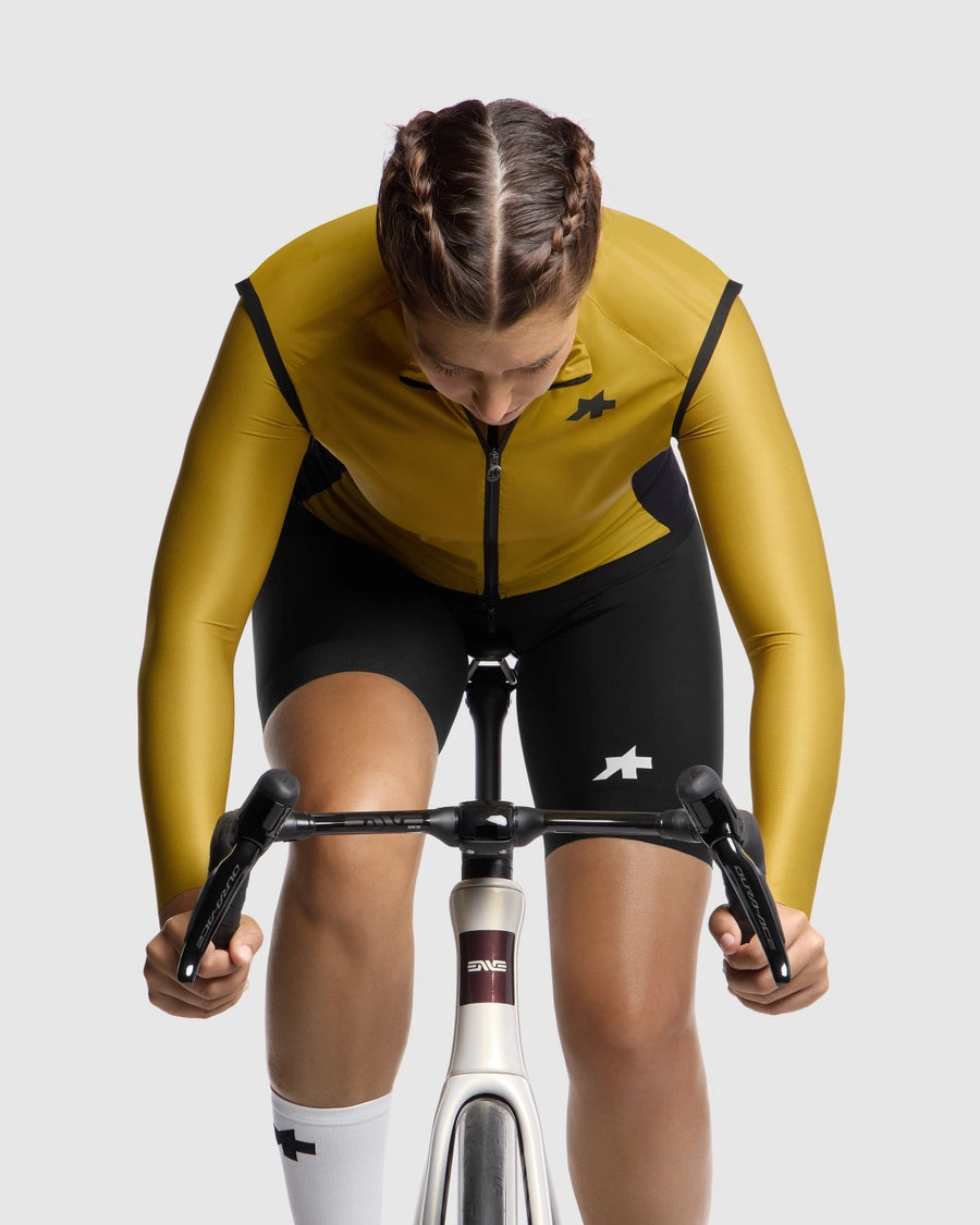 Casaco sem mangas amarelo-dourado ASSOS UMA GT WIND S11 para mulher