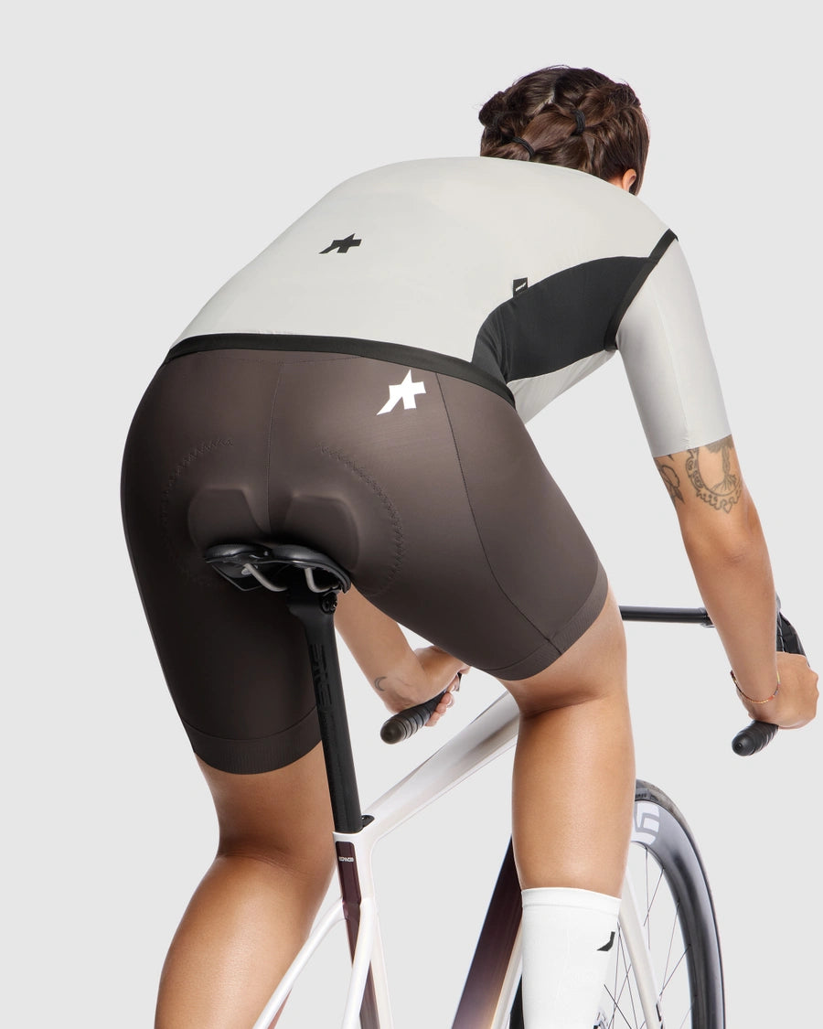 ASSOS UMA GT WIND S11 Casaco sem mangas para mulher Leite de amêndoa