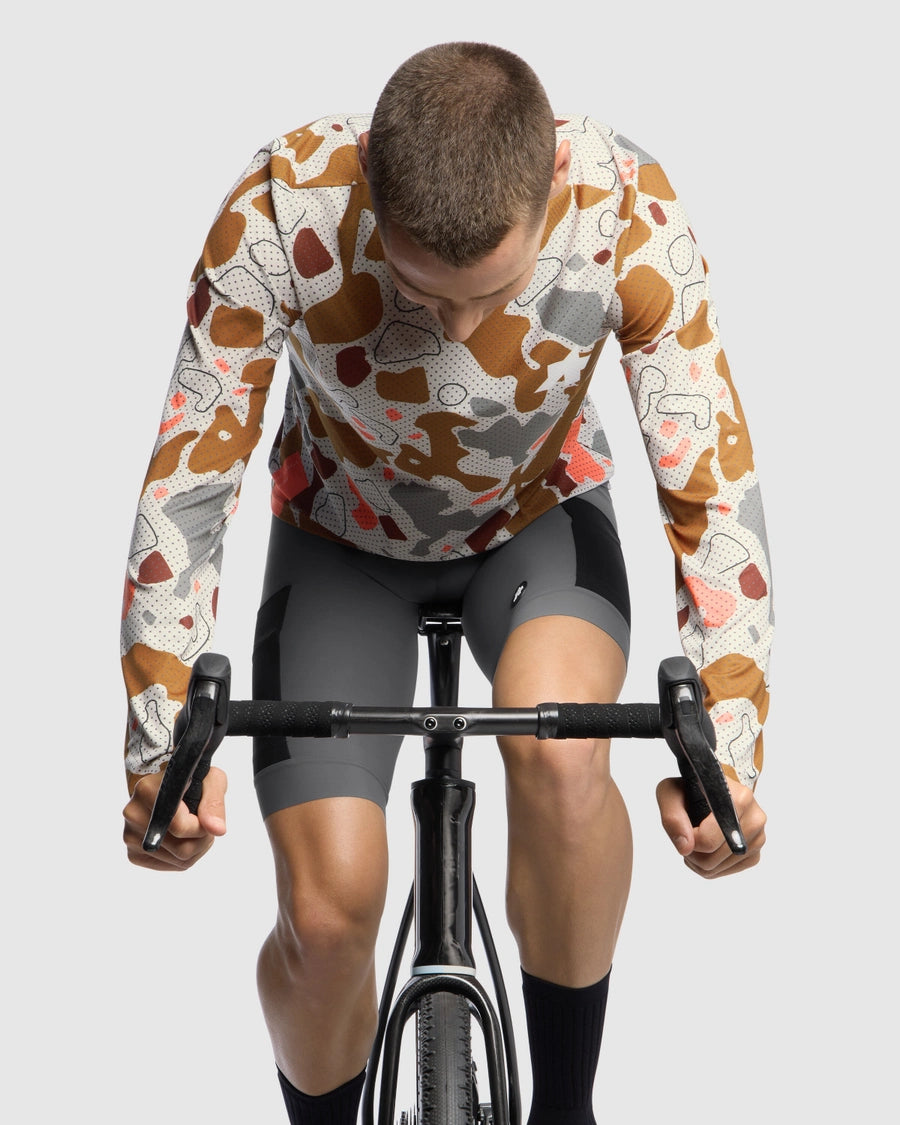 ASSOS TACTICA T5 MUD PLAGE Camisola de manga comprida com camuflagem