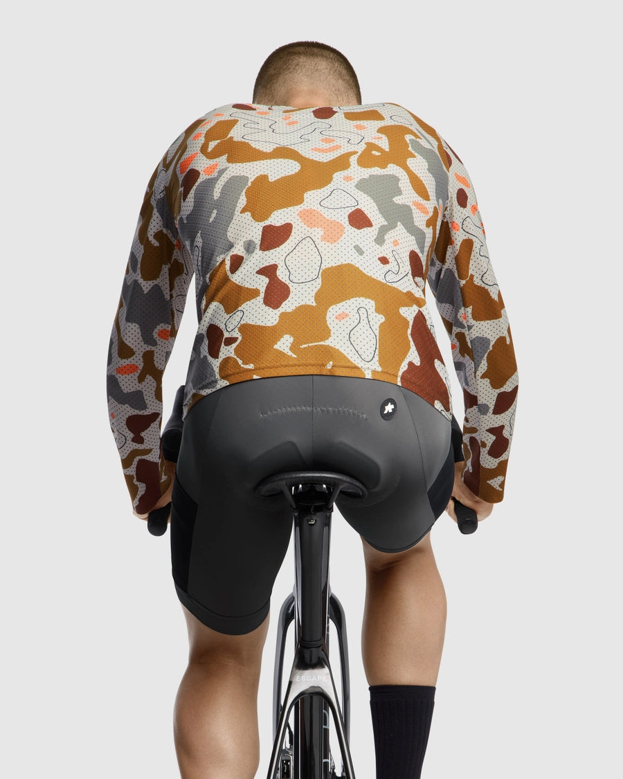 ASSOS TACTICA T5 MUD PLAGE Camisola de manga comprida com camuflagem