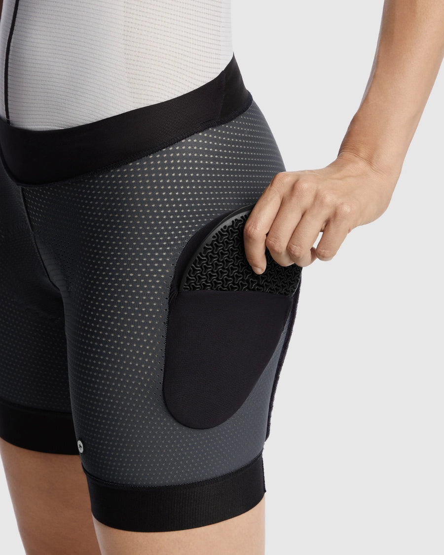 ASSOS TRAIL TACTICA HP T3 Short para mulher Cinzento