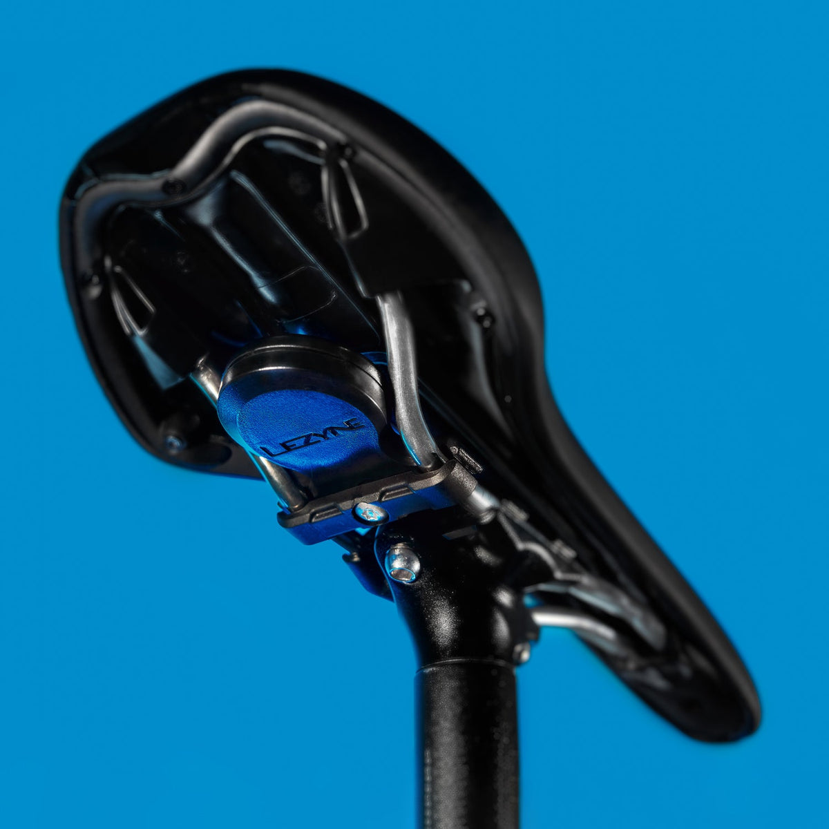 Suporte Antirroubo LEZYNE MATRIX SADDLE TAGGER Preto (para AirTag)