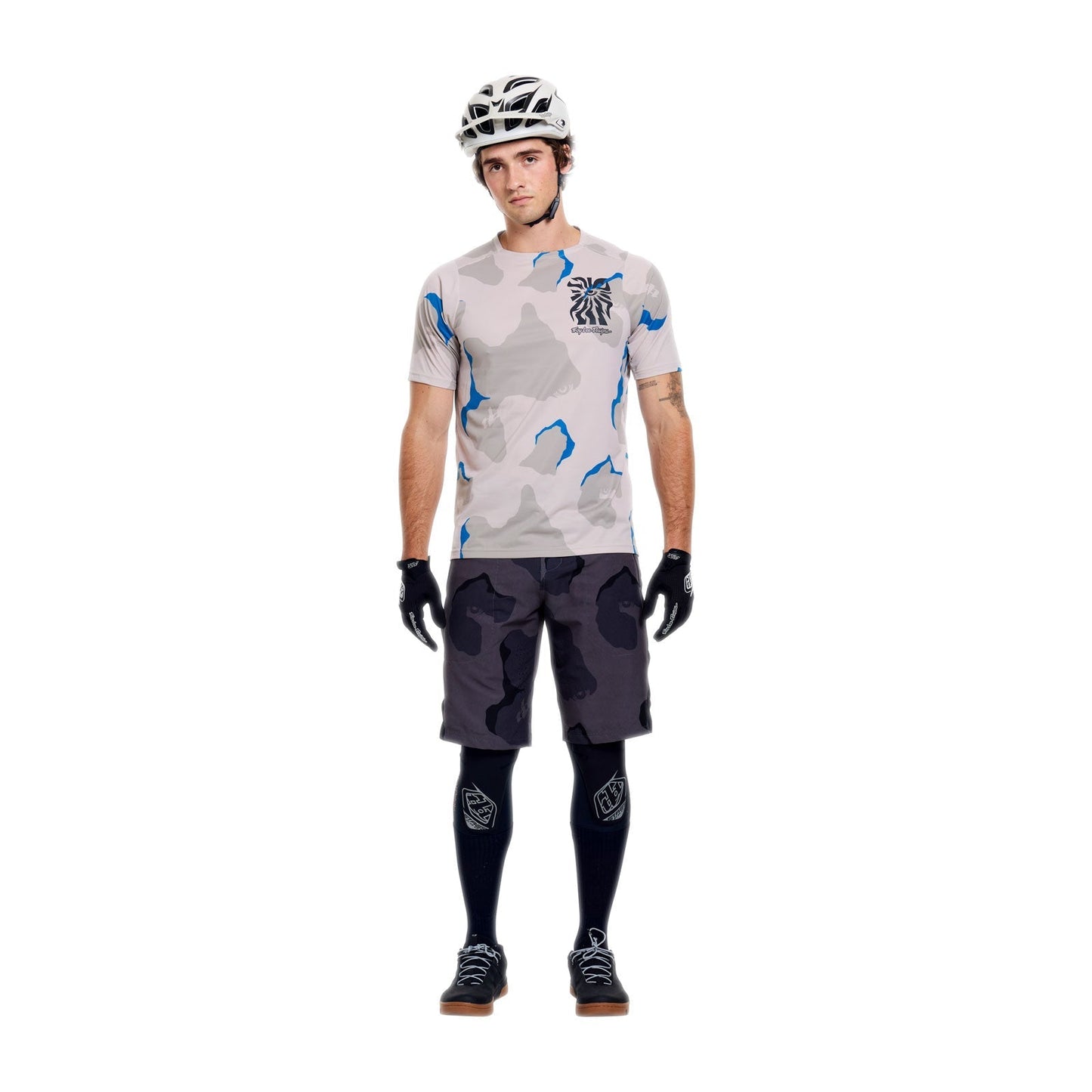 TROY LEE DESIGNS SKYLINE PRO FLOW CAMO Calções em carbono com forro BN3TH