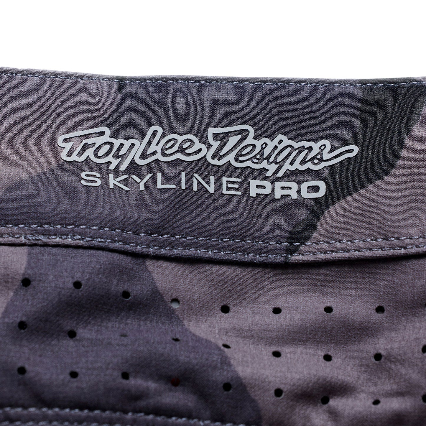 TROY LEE DESIGNS SKYLINE PRO FLOW CAMO Calções em carbono com forro BN3TH