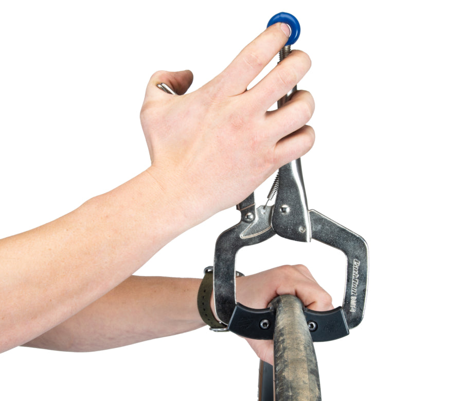 Park Tool BMT-1 em utilização num pneu