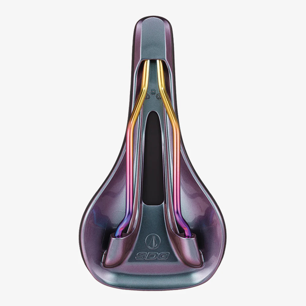 SDG BEL-AIR V3 MAX Carris de combustível Lux-Alloy Oil Slick Saddle