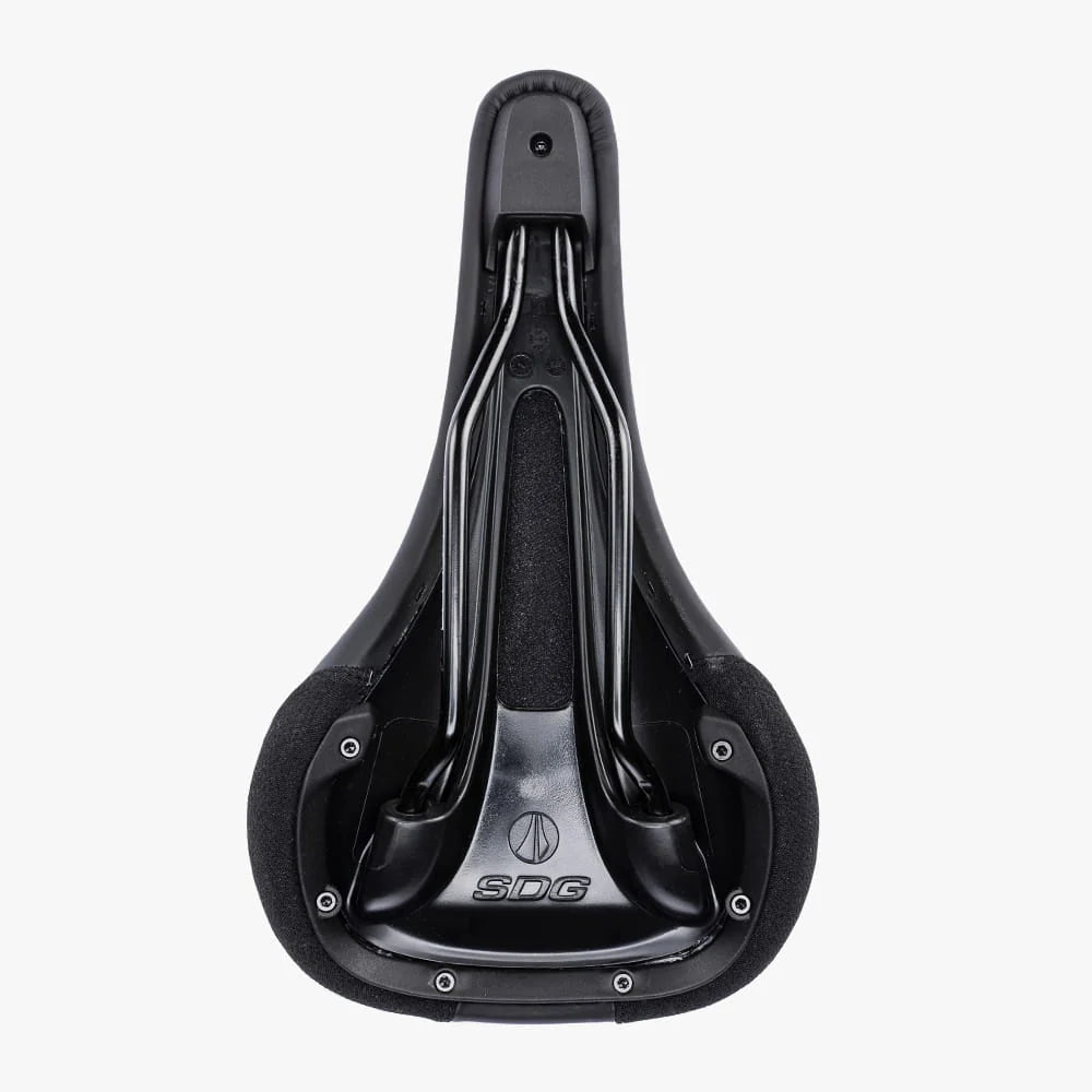 Selim SDG BEL-AIR V3 MAX Wide com carris de aço, preto