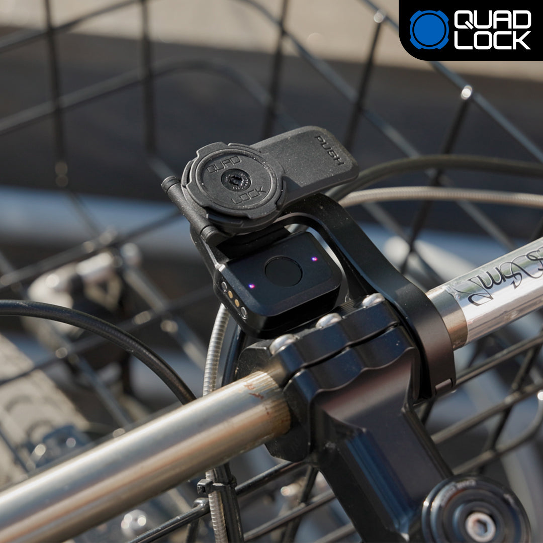 Alarme e localizador de bicicleta QUADLOCK BIKE ALARM & FINDER montado numa bicicleta