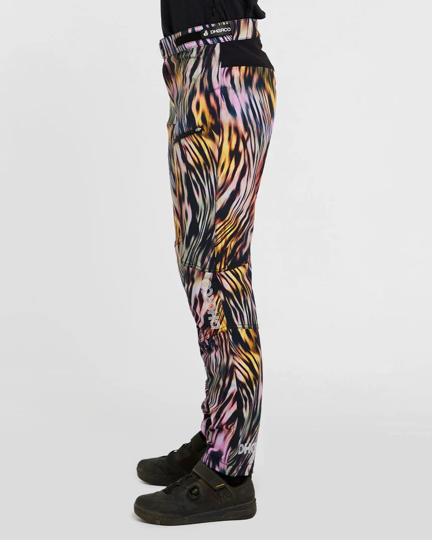 DHARCO GRAVITY ACID SAFARY Calças múltiplas para mulher