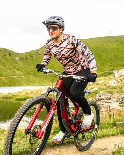 Camisola de manga comprida DHARCO GRAVITY AMBUSH castanha/preta para mulher