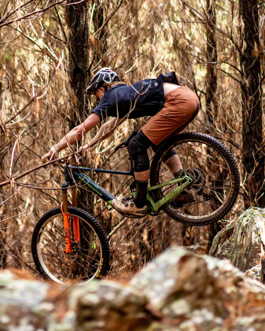 DHARCO TRAIL CANYON Short Castanho
