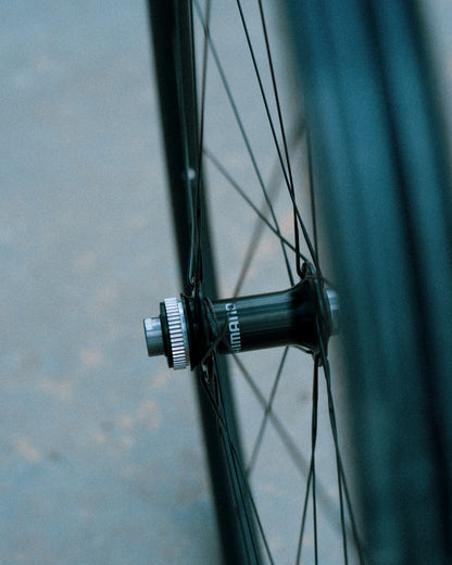 Roda Traseira SHIMANO GRX WH-RX880 700c Tubeless Ready (Center Lock)