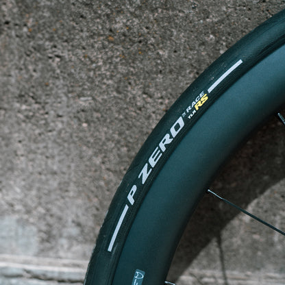 Pneu PIRELLI P ZERO RACE TLR RS apto para tubeless preto