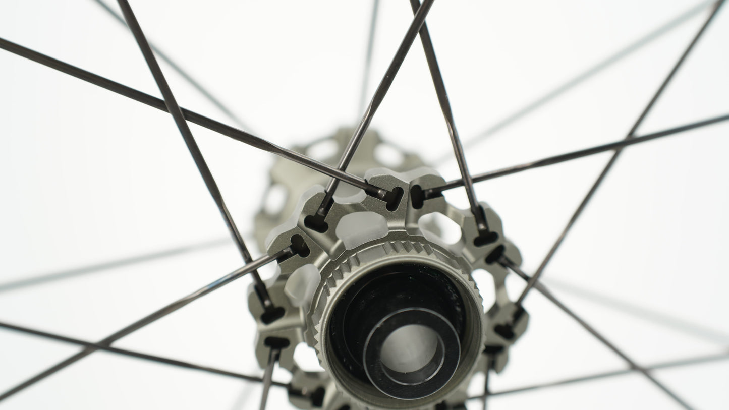 Par de rodas SCOM AERO Tubeless Ready (Center Lock)