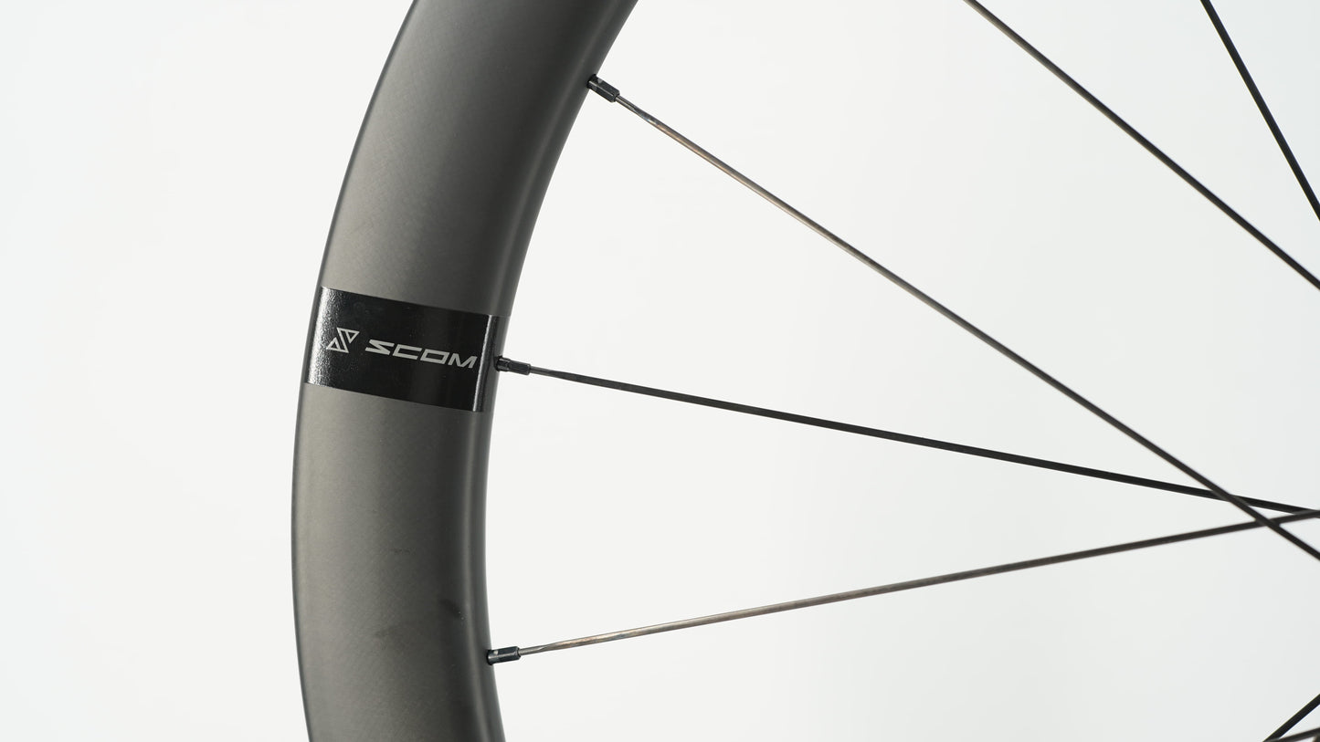 Par de rodas SCOM AERO Tubeless Ready (Center Lock)