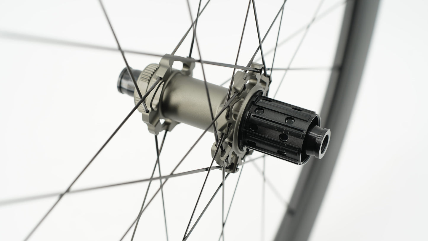 Par de rodas SCOM AERO Tubeless Ready (Center Lock)