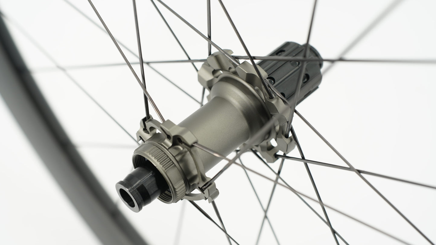 Par de rodas SCOM AERO Tubeless Ready (Center Lock)