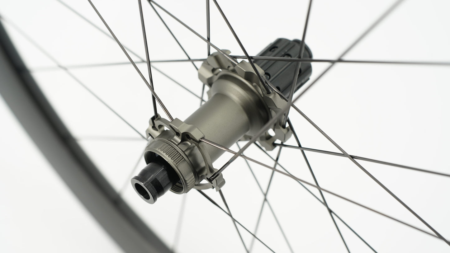 Par de rodas SCOM AERO Tubeless Ready (Center Lock)