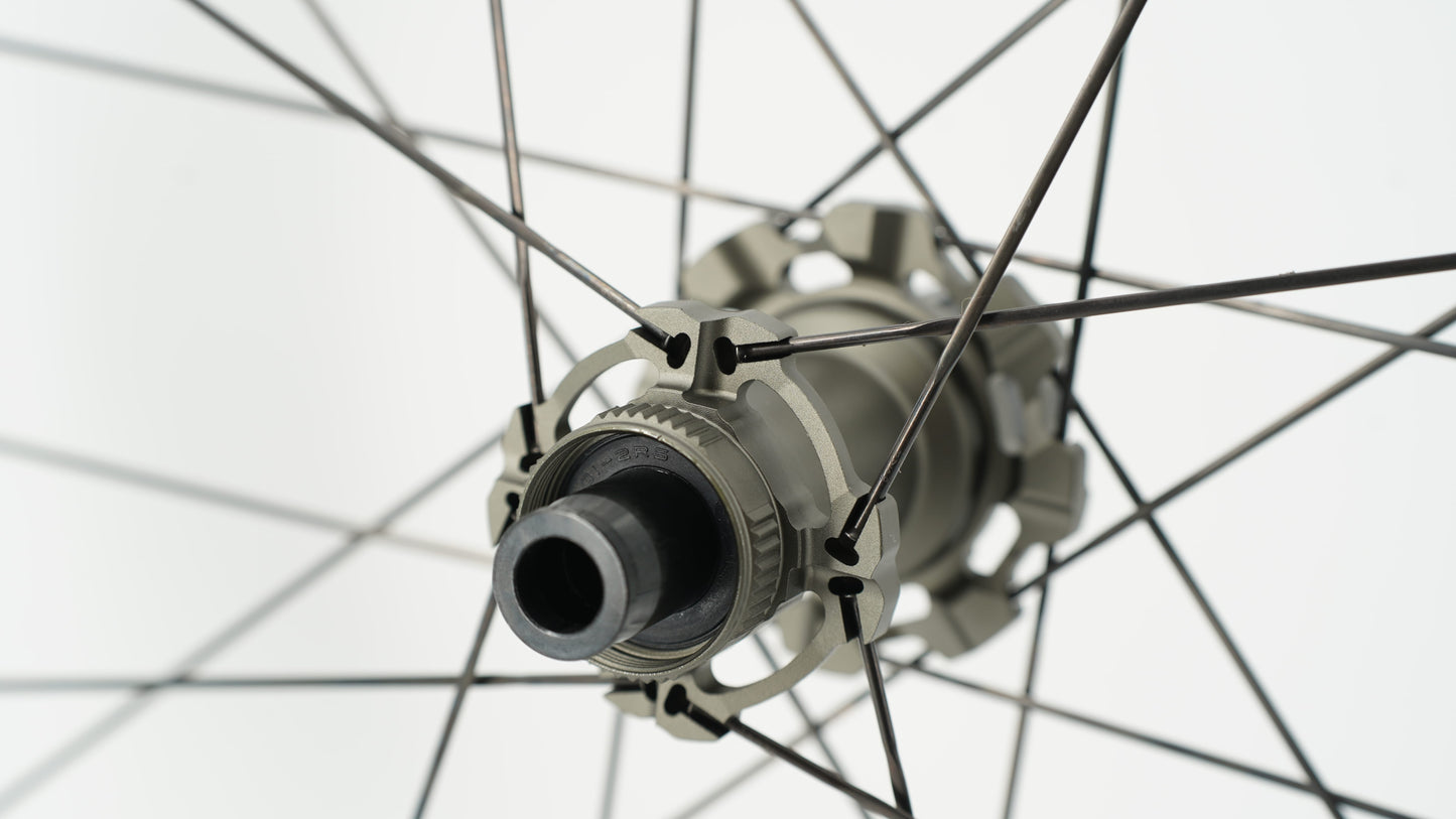 Par de rodas SCOM AERO Tubeless Ready (Center Lock)