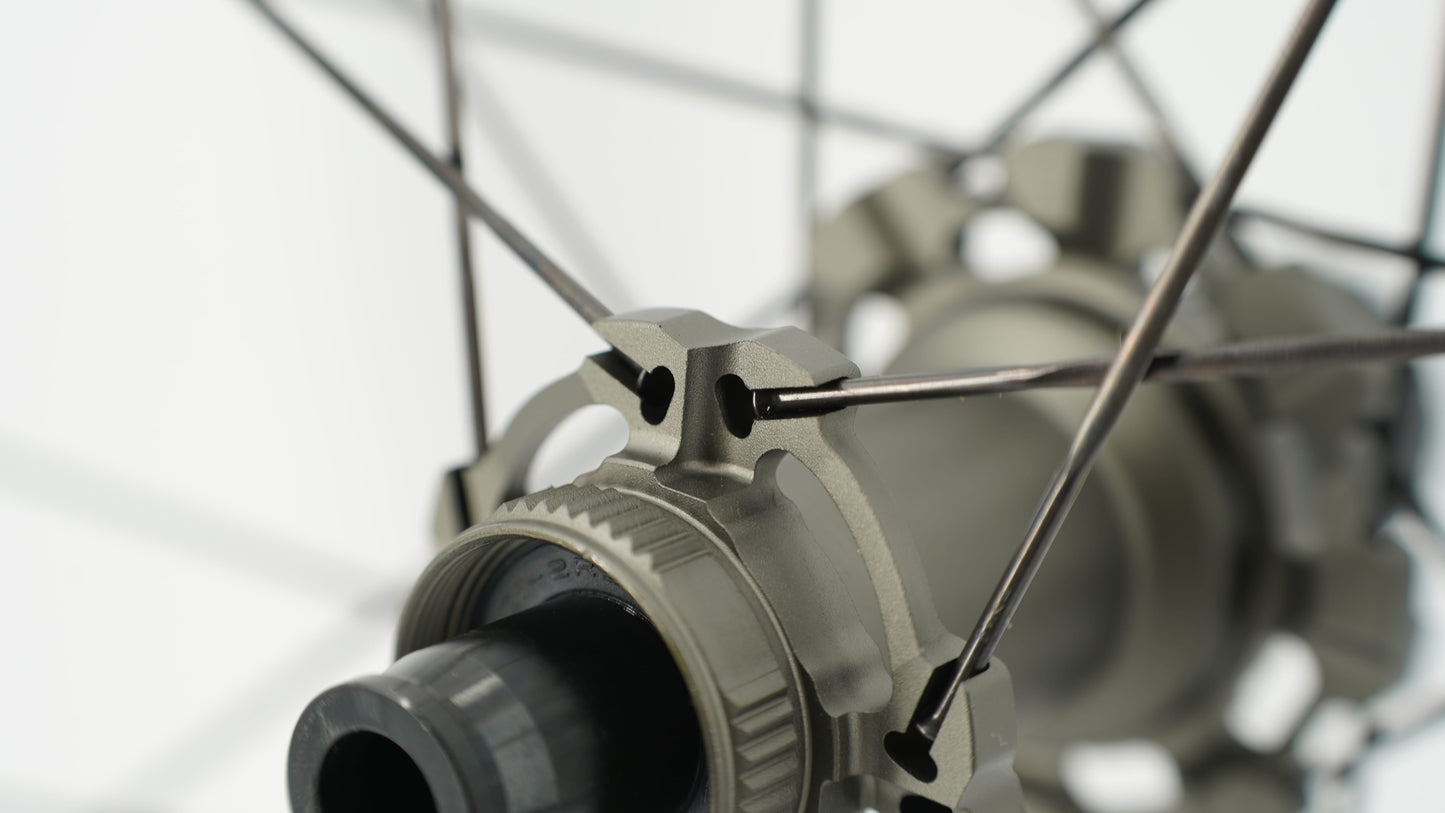 Par de rodas SCOM AERO Tubeless Ready (Center Lock)