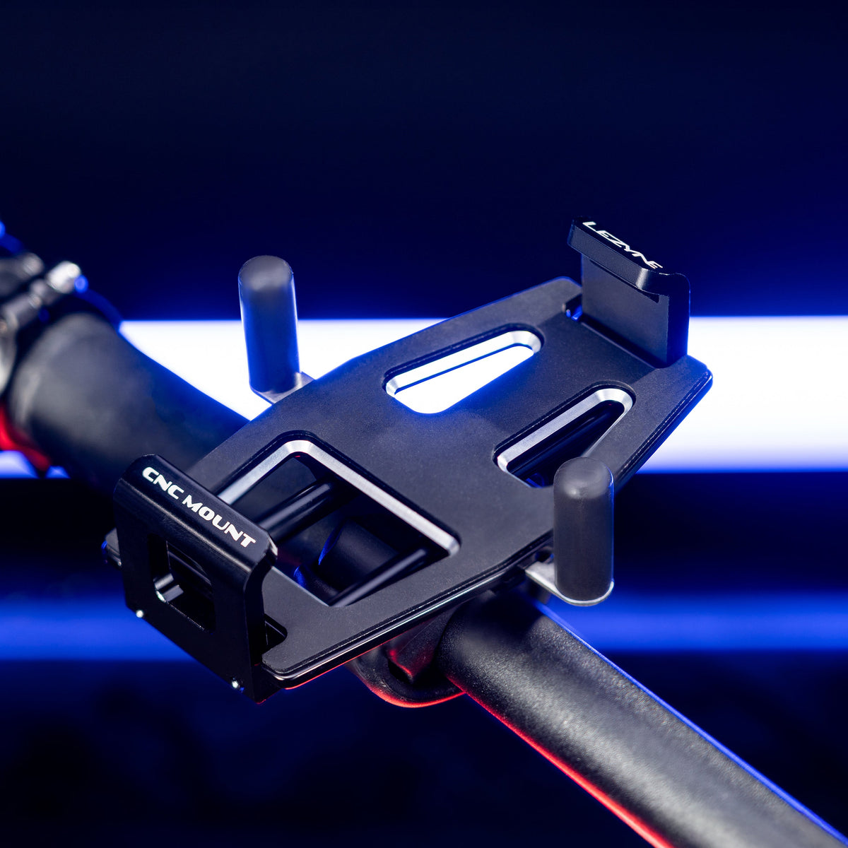 Suporte para smartphone LEZYNE CNC PHONE MOUNT em alumínio