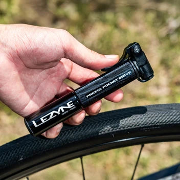 Bomba de mão LEZYNE PRESTA POCKET DRIVE preta