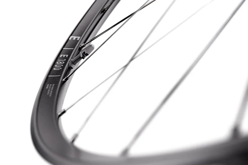 Roda Dianteira DT SWISS E 1800 SPLINE 20 DISC Tubeless Ready (Center Lock)