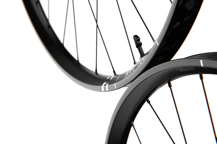 Roda dianteira DT SWISS HXC 1200 SPLINE 29" 30 mm 15x110 mm