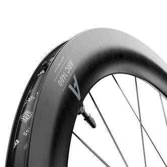 Roda dianteira DT SWISS ARC 1400 DICUT 65 Tubeless Ready (bloqueio central)