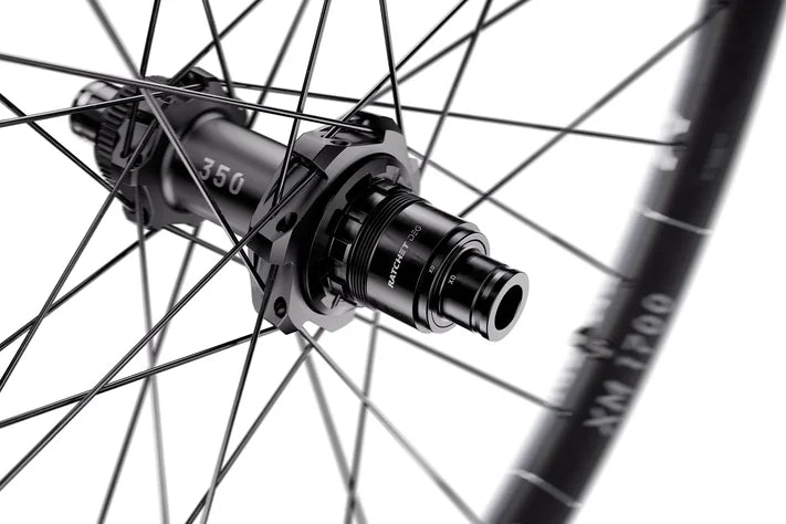 Roda traseira DT SWISS XM 1700 SPLINE 30 mm 27.5" 12x148 mm Boost 2026