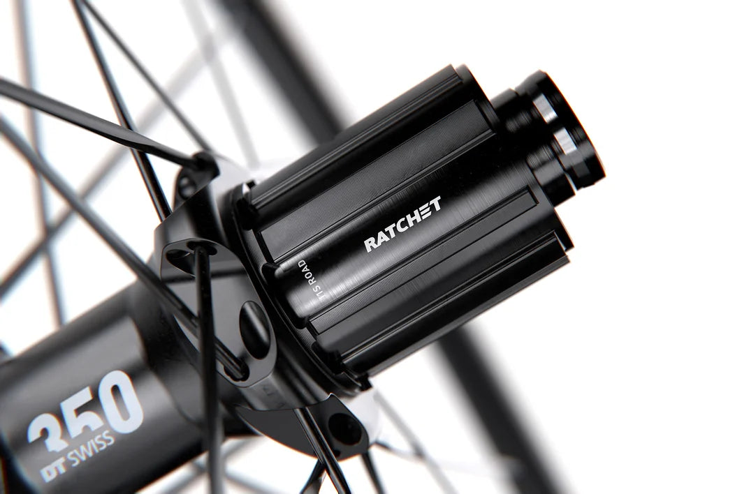 Roda traseira DT SWISS PR 1600 SPLINE 23 DIC Tubeless Ready (Center Lock)