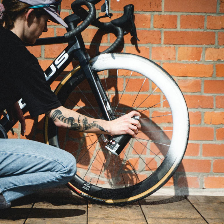 DYNAMIC DIRT DESTROY SPRAY Produto de limpeza para bicicletas (400ml)