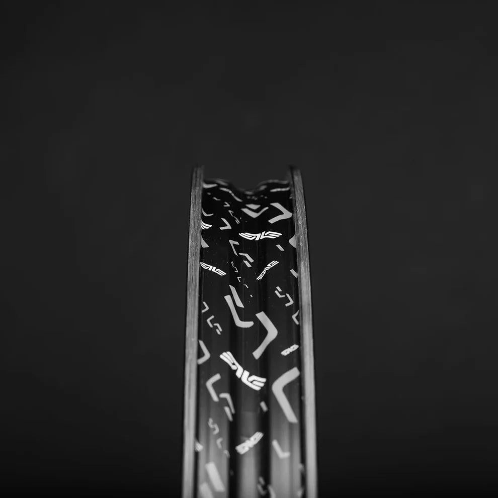 Par de rodas ENVE G SES 4.5 Tubeless Ready (Center Lock) Preto/Branco