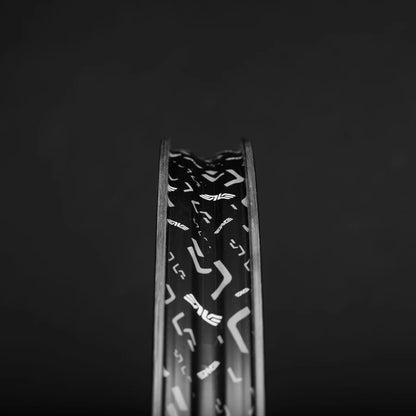 Roda Dianteira ENVE G SES 6.7 PRO Tubeless Ready (Center Lock) Preto/Prata