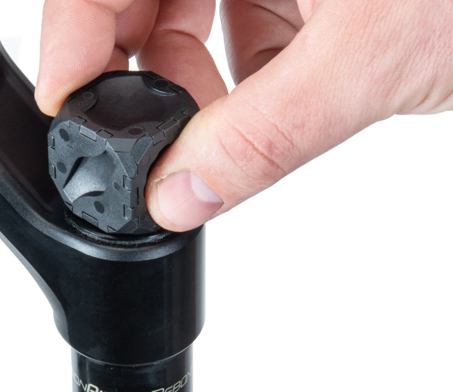 Park Tool FCT-1 a remover uma tampa de forqueta