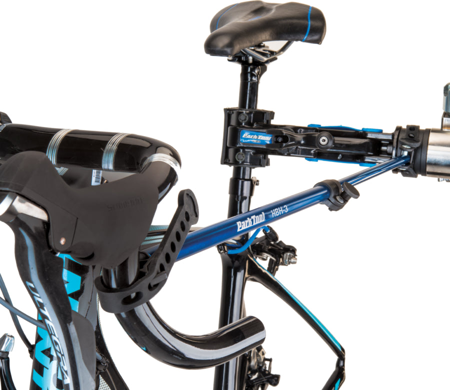 Park Tool HBH-3 a segurar o guiador de estrada de uma bicicleta num suporte de oficina
