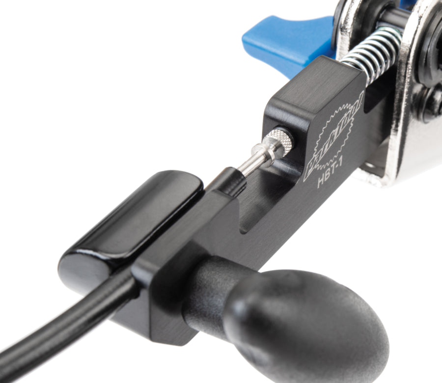 Park Tool HBT-1 a instalar um inserto com farpas