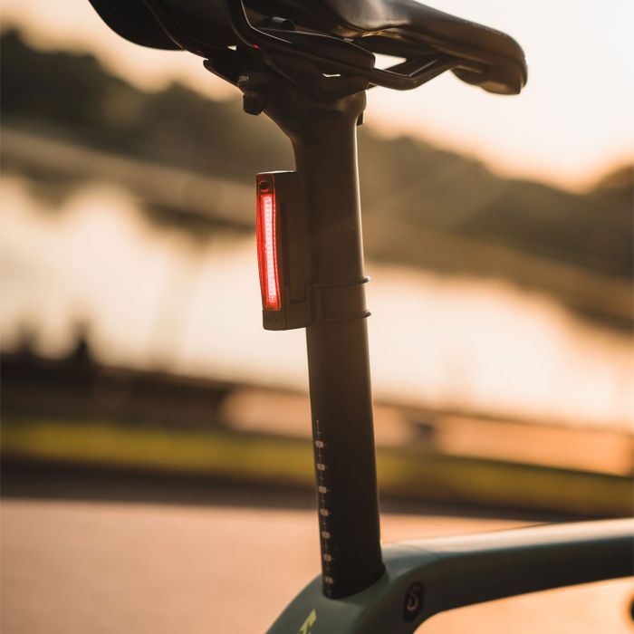 Luz traseira KNOG PLUS REAR 20 lúmenes, preta