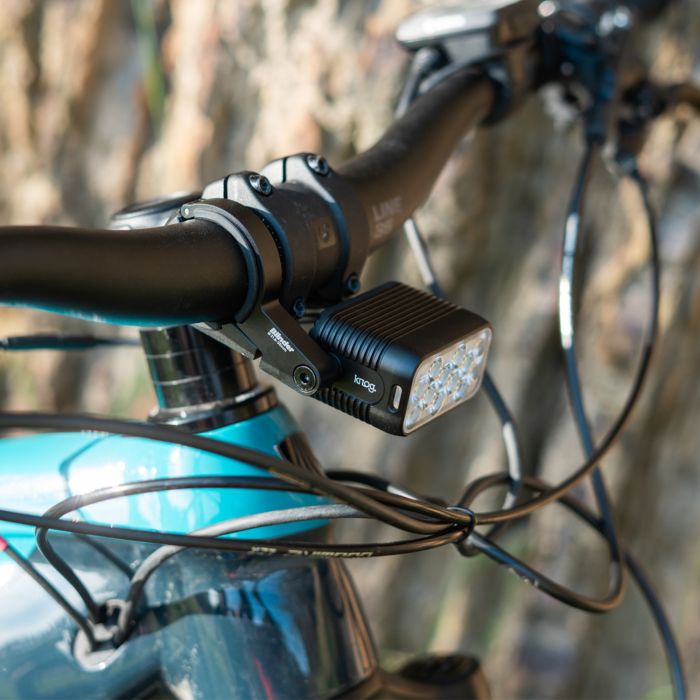 Luz dianteira KNOG BLINDER E 1800