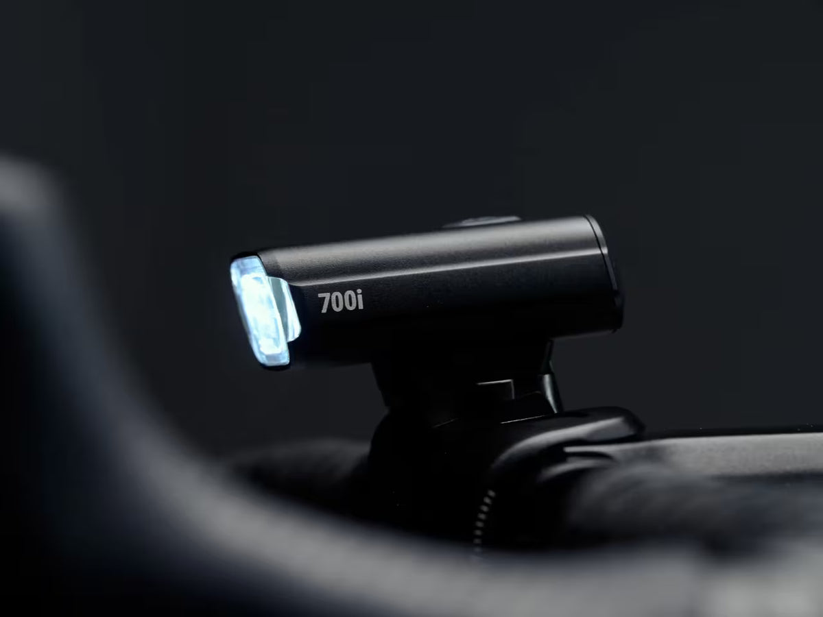 Luz Dianteira BBB NANOSTRIKE 700i Preta