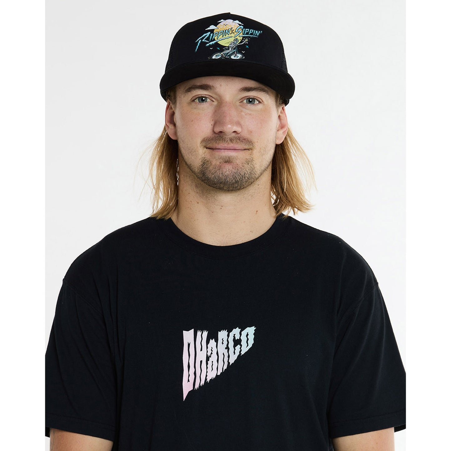 Boné DHARCO FLAT BRIM TRUCKER RIPPIN AND SIPPIN Preto