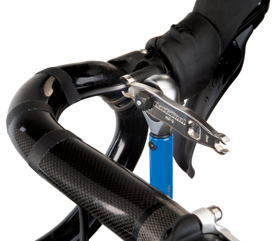 Park Tool MWF-3 utilizada com uma chave dinamométrica TW-5.2