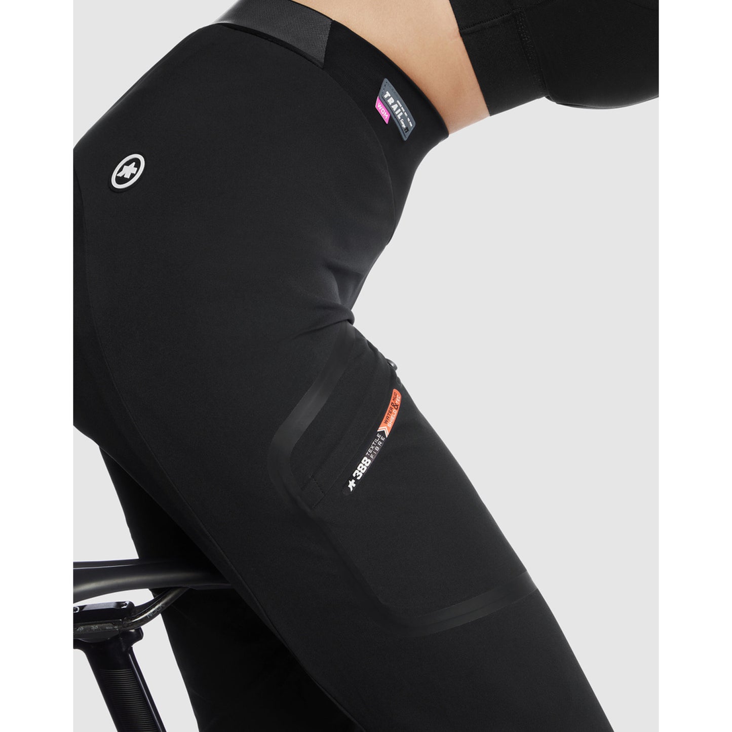 ASSOS TACTICA Calças justas com babete para mulher em preto