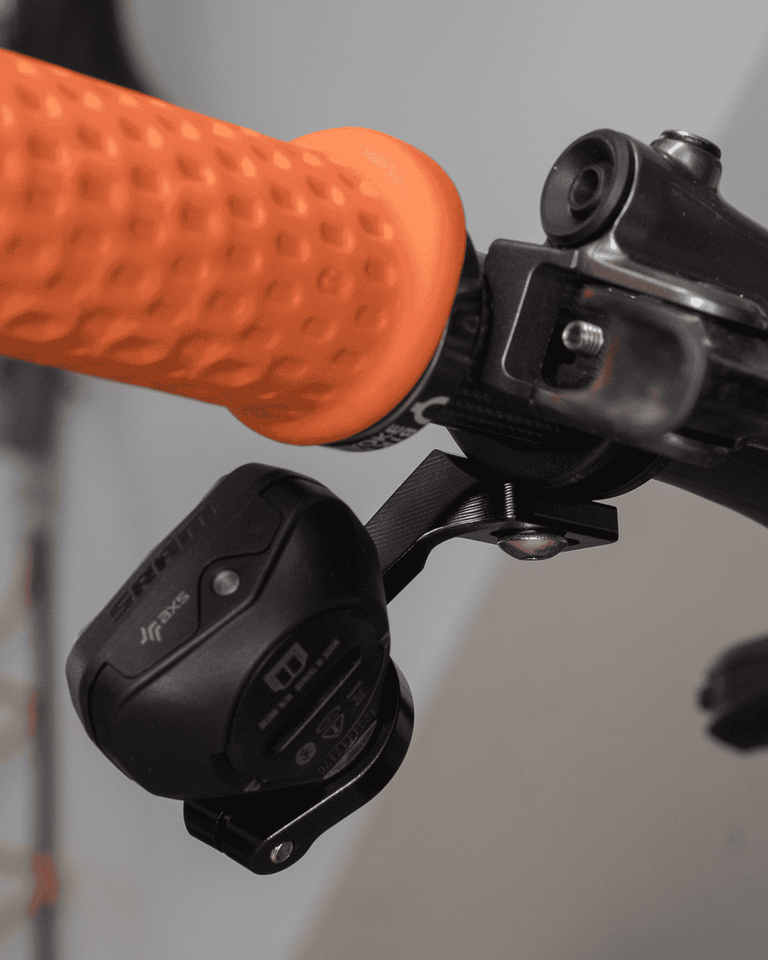 Colar BIKEYOKE PODDY EV para a alavanca de velocidades direita SRAM AXS POD