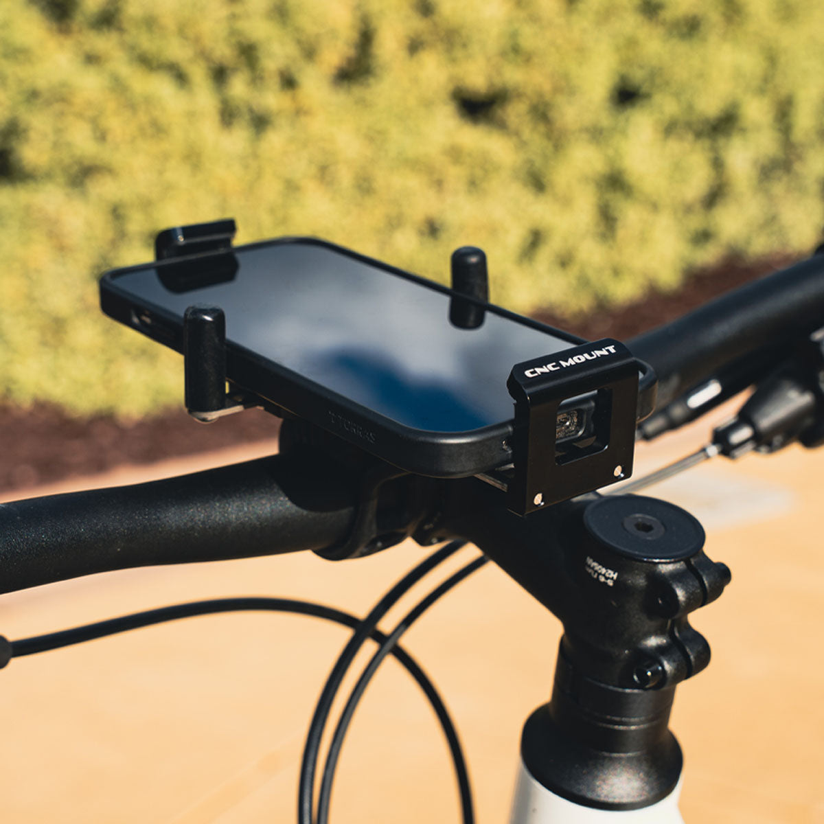Suporte para smartphone LEZYNE CNC PHONE MOUNT em alumínio
