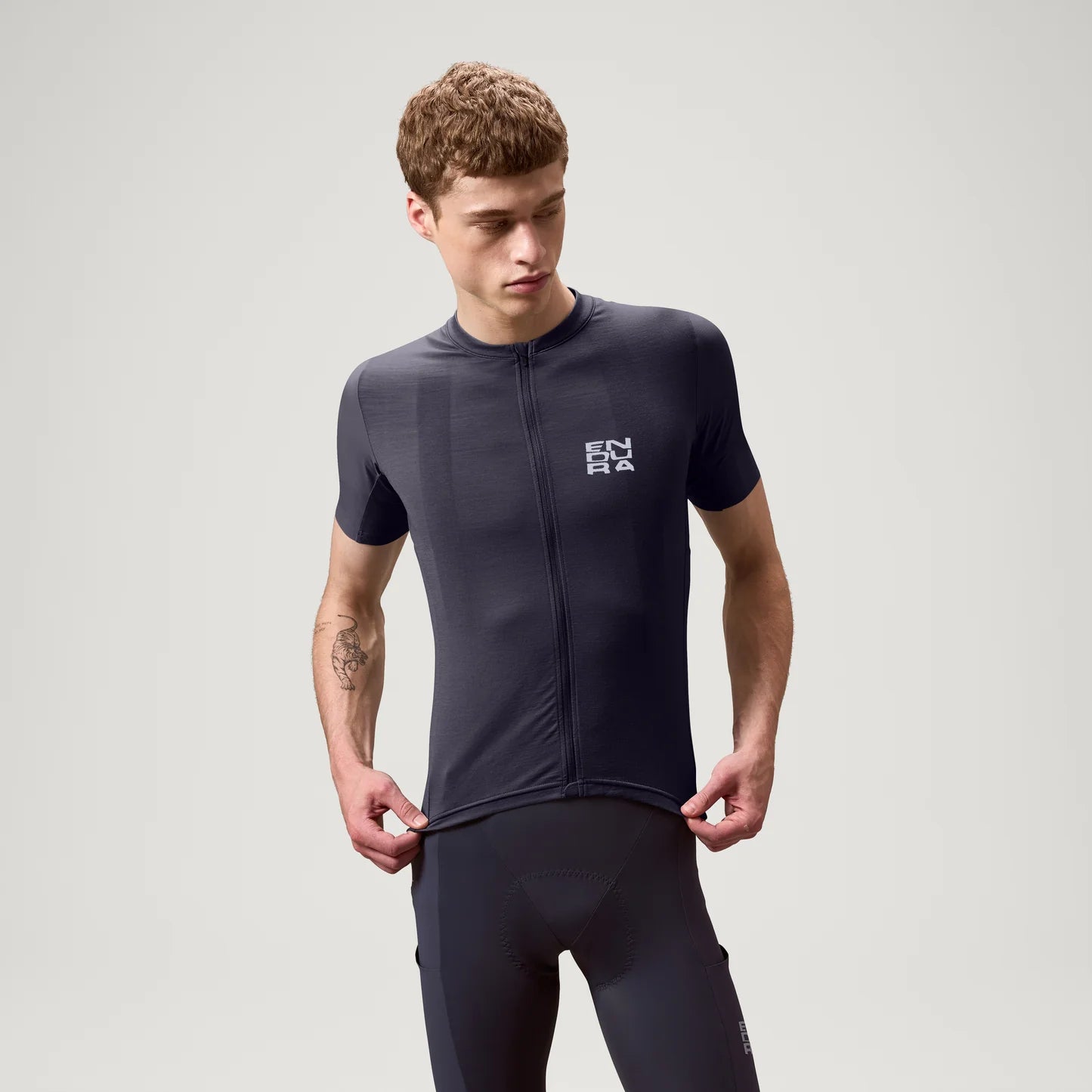 ENDURA ALLTRACK RIDE Camisola de manga curta em carbono com sementes antigas