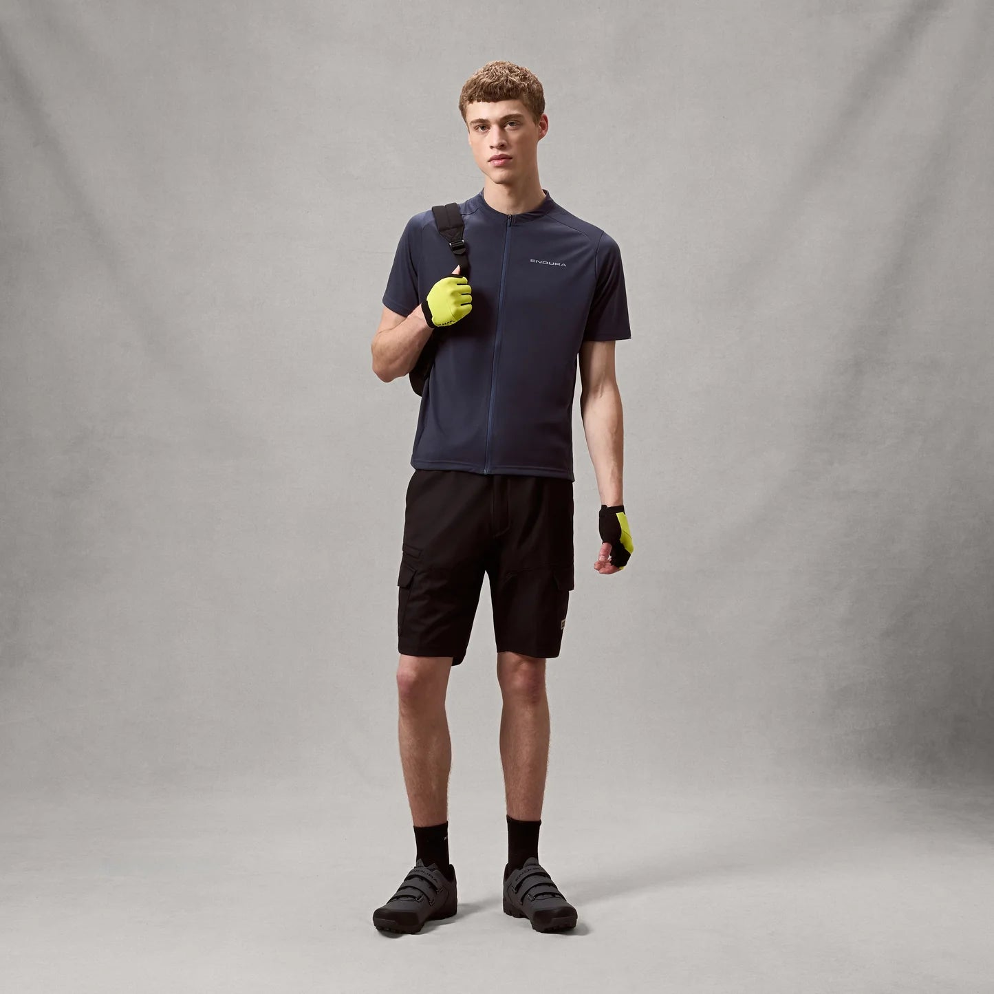 ENDURA LOOP ZIPPED Short Sleeve Carbon Jersey Cinzento